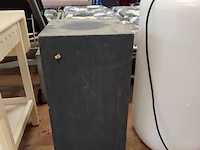 Cremekleurige klaptafel 80x60x60 cm, zwart ligbed, verlichte kunststof designpot elho 70 cm hoog, zwarte displayzuil - afbeelding 2 van  11