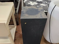 Cremekleurige klaptafel 80x60x60 cm, zwart ligbed, verlichte kunststof designpot elho 70 cm hoog, zwarte displayzuil - afbeelding 3 van  11