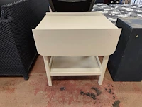 Cremekleurige klaptafel 80x60x60 cm, zwart ligbed, verlichte kunststof designpot elho 70 cm hoog, zwarte displayzuil - afbeelding 4 van  11
