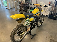 Crossmotor suzuki 125cc - afbeelding 10 van  11