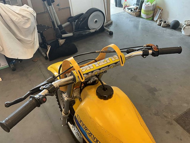 Crossmotor suzuki 250cc - afbeelding 3 van  10