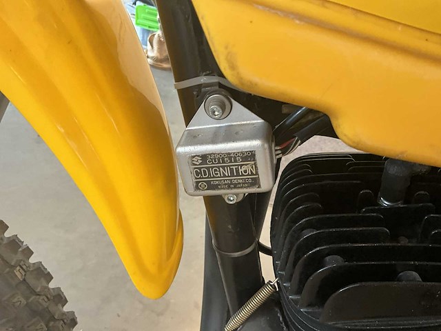Crossmotor suzuki 250cc - afbeelding 9 van  10