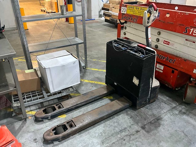 Crown elektrische palletwagen - afbeelding 1 van  9