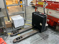 Crown elektrische palletwagen - afbeelding 1 van  9