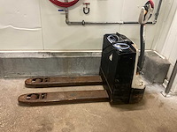 Crown elektrische palletwagen - afbeelding 2 van  9