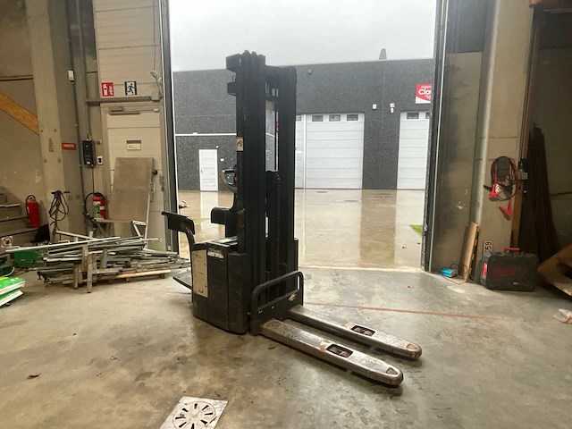 Crown equipment we 2300 series - stapelaar - afbeelding 1 van  9