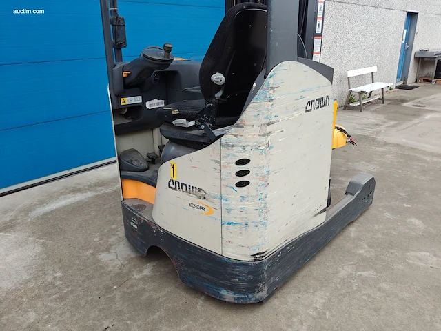 Crown esr 5260-16 opt3 reachtruck nn - afbeelding 6 van  25