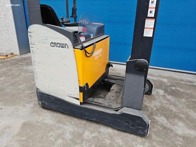 Crown esr 5260-16 opt3 reachtruck nn - afbeelding 7 van  25