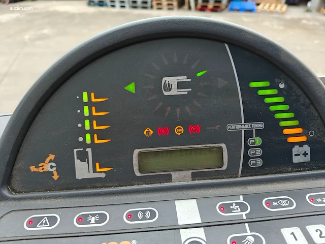Crown esr 5260-16 opt3 reachtruck nn - afbeelding 21 van  25