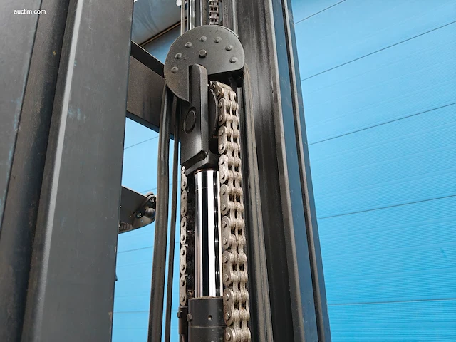 Crown esr 5260-16 opt3 reachtruck nn - afbeelding 25 van  25