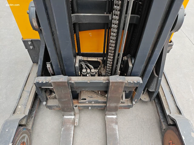 Crown esr 5260-16 opt3 reachtruck nn - afbeelding 4 van  23