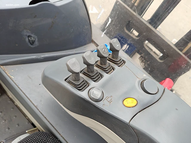 Crown esr 5260-16 opt3 reachtruck nn - afbeelding 6 van  23
