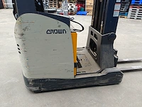 Crown esr 5260-16 opt3 reachtruck nn - afbeelding 18 van  23