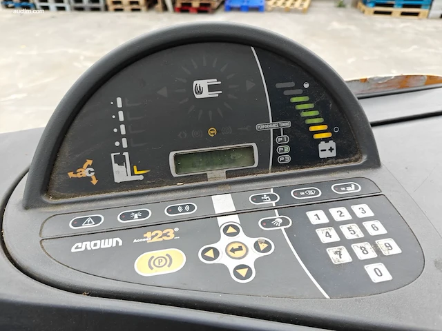 Crown esr 5260-16 opt3 reachtruck nn - afbeelding 22 van  23