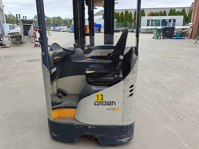 Crown esr 5260-16 opt3 reachtruck nn - afbeelding 4 van  22