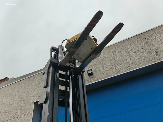 Crown esr 5260-16 opt3 reachtruck nn - afbeelding 7 van  22