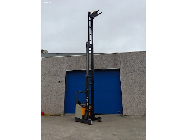 Crown esr 5260-16 opt3 reachtruck nn - afbeelding 9 van  22