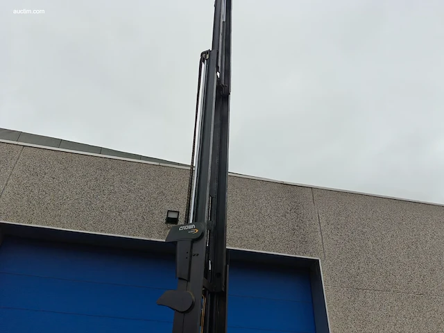 Crown esr 5260-16 opt3 reachtruck nn - afbeelding 10 van  22