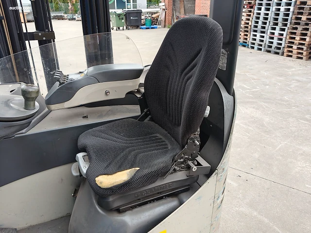 Crown esr 5260-16 opt3 reachtruck nn - afbeelding 20 van  22