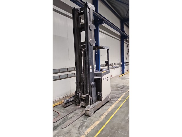 Crown reachtruck - afbeelding 3 van  7