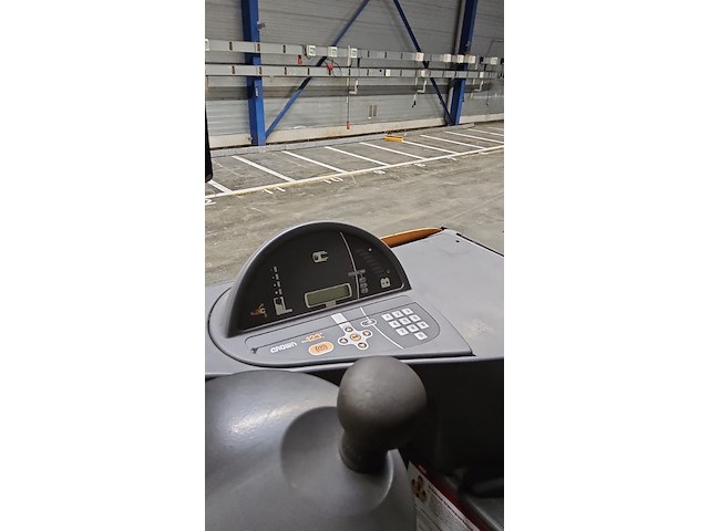 Crown reachtruck - afbeelding 5 van  7