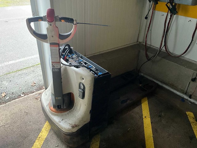 Crown wp-3010-1.6 elektrische palletwagen (2x) - afbeelding 2 van  15