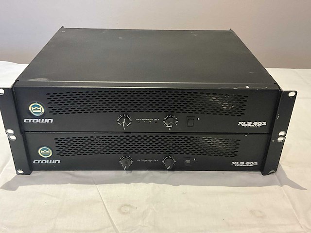 Crown xls 602 versterker (2x) - afbeelding 1 van  4