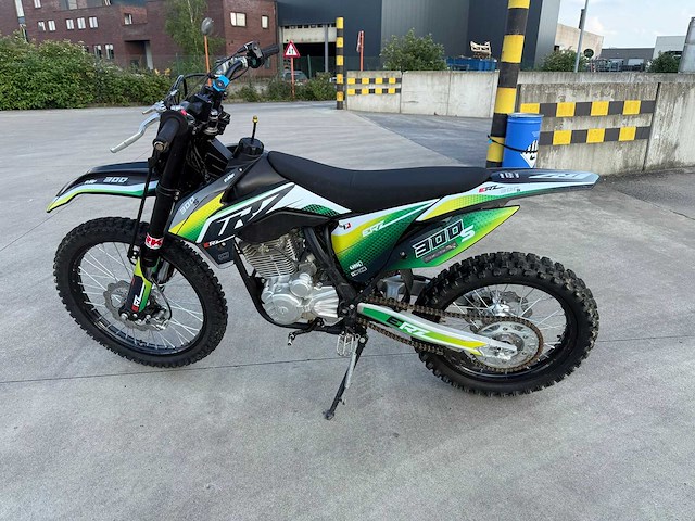Crz - 300 s - crossmotor - motorfiets - afbeelding 10 van  12