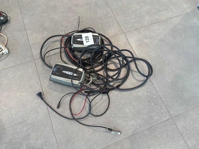Ctek multi xs 25000 acculader 12v (2x) - afbeelding 1 van  3