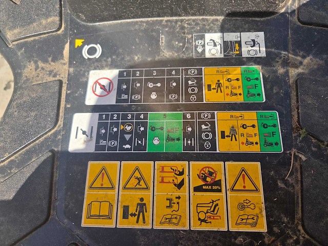 Cub cadet - 2022 - lr1 mr76 - zitmaaier - afbeelding 8 van  8