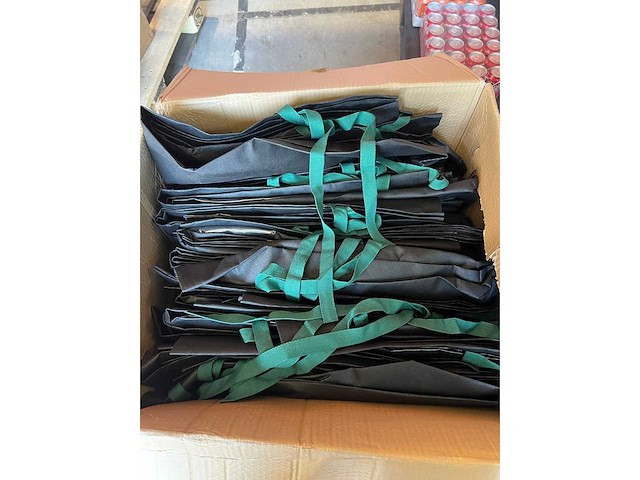 Curtain bag green - various staging (150x) - afbeelding 1 van  2