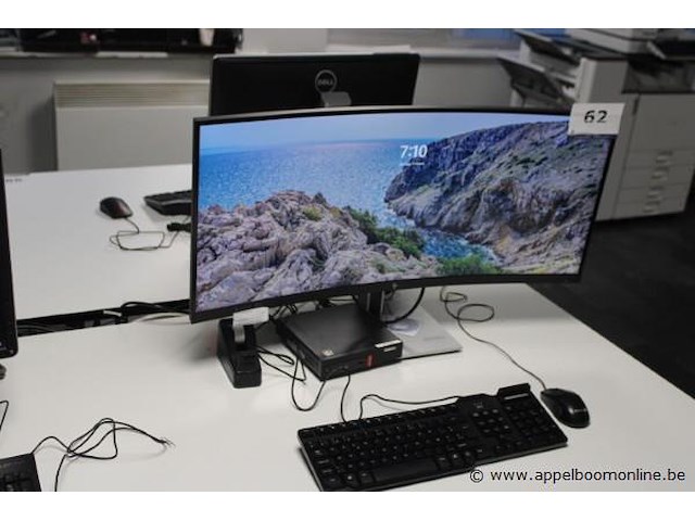 Curved monitor hp plus computer lenovo, paswoord niet gekend - afbeelding 1 van  2