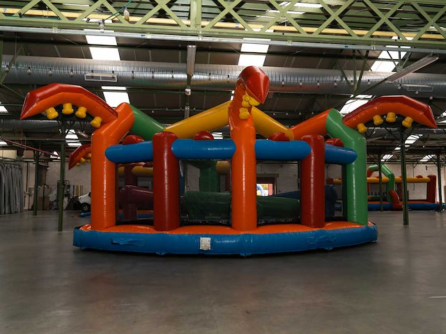 Custom design - bouncezilla - turn 1 - obstacle course & bouncy castle - afbeelding 4 van  4