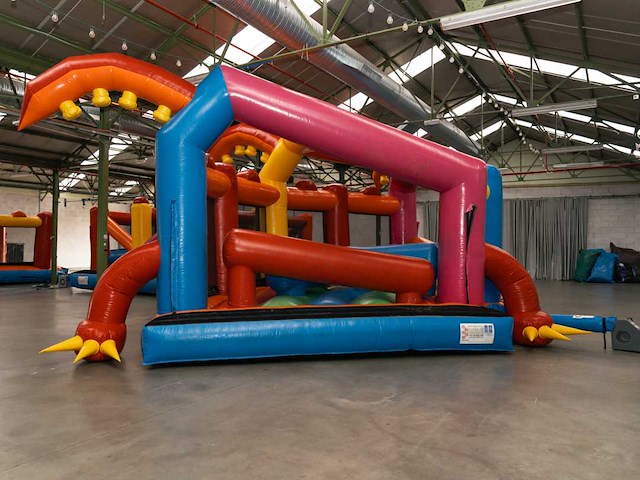 Custom design - bouncezilla - turn 3 - obstacle course & bouncy castle - afbeelding 1 van  3