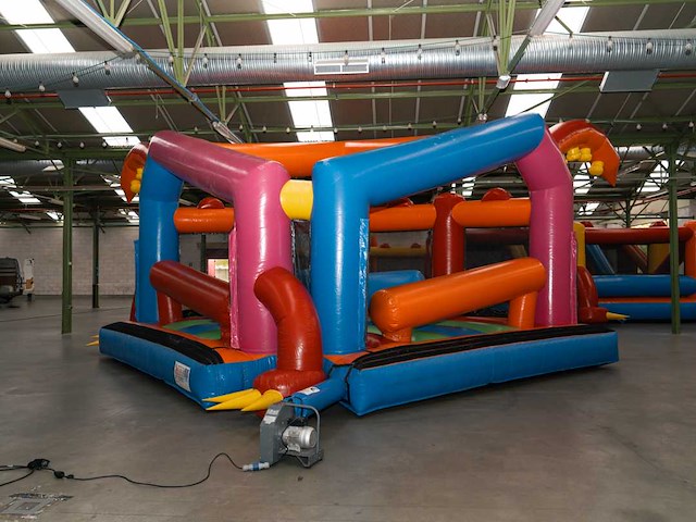 Custom design - bouncezilla - turn 3 - obstacle course & bouncy castle - afbeelding 2 van  3