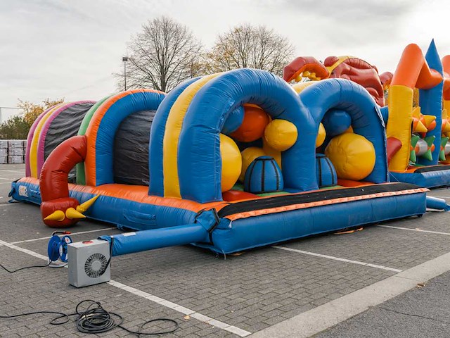 Customer design - bouncezilla run part 3 - obstacle course & bouncy castle - afbeelding 2 van  4