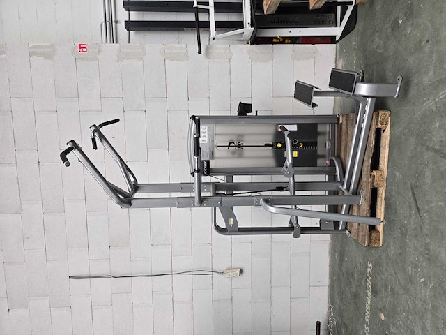 Cybex vr3 assisted dip/ pull up krachtstation - afbeelding 1 van  3