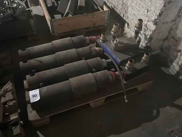 Cylinders (4x) - afbeelding 1 van  3