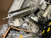 Cylinders, ventielen en diversen (72x) - afbeelding 4 van  13