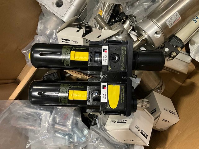 Cylinders, ventielen en diversen (72x) - afbeelding 13 van  13