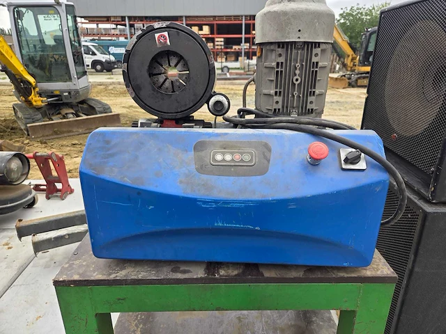D-hydro oy - sm 32 mc - hydraulische pers - afbeelding 3 van  7