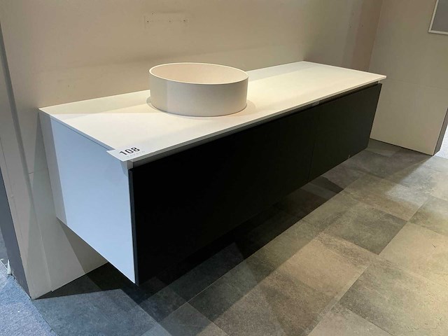 D-surface wastafelmeubel - afbeelding 1 van  5