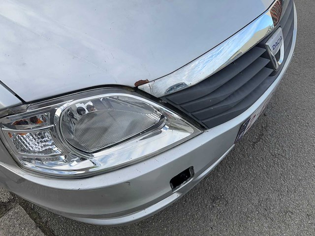 Dacia - 2011 - logan - personenauto - afbeelding 5 van  25