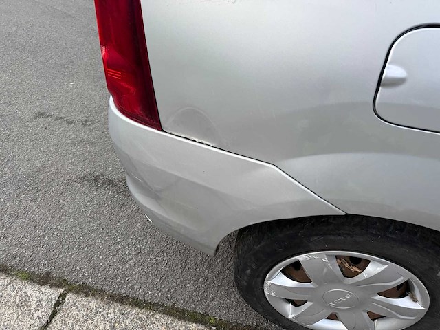 Dacia - 2011 - logan - personenauto - afbeelding 7 van  25