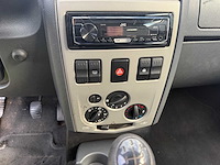 Dacia - 2011 - logan - personenauto - afbeelding 13 van  25