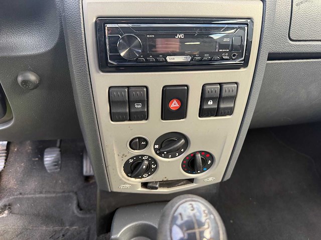 Dacia - 2011 - logan - personenauto - afbeelding 11 van  25