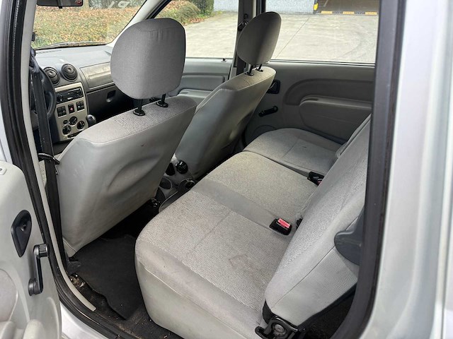 Dacia - 2011 - logan - personenauto - afbeelding 19 van  25