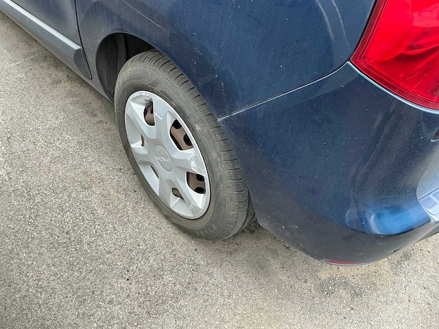 Dacia - dokker - afbeelding 8 van  12