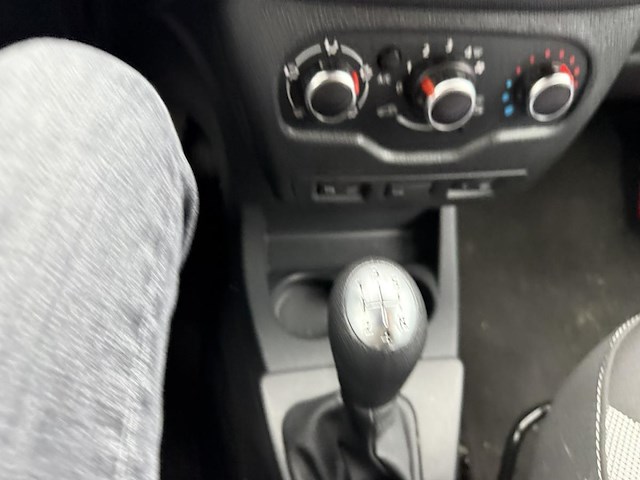 Dacia dokker stepway 1.6i sce stepway sl rainbow (eu6.2), 2019 - afbeelding 3 van  32