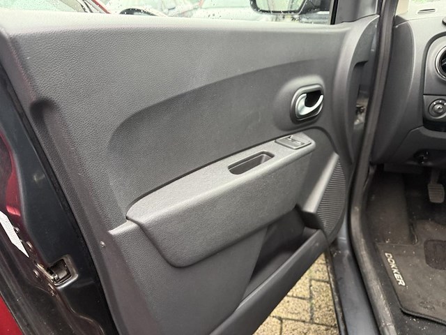 Dacia dokker stepway 1.6i sce stepway sl rainbow (eu6.2), 2019 - afbeelding 29 van  32